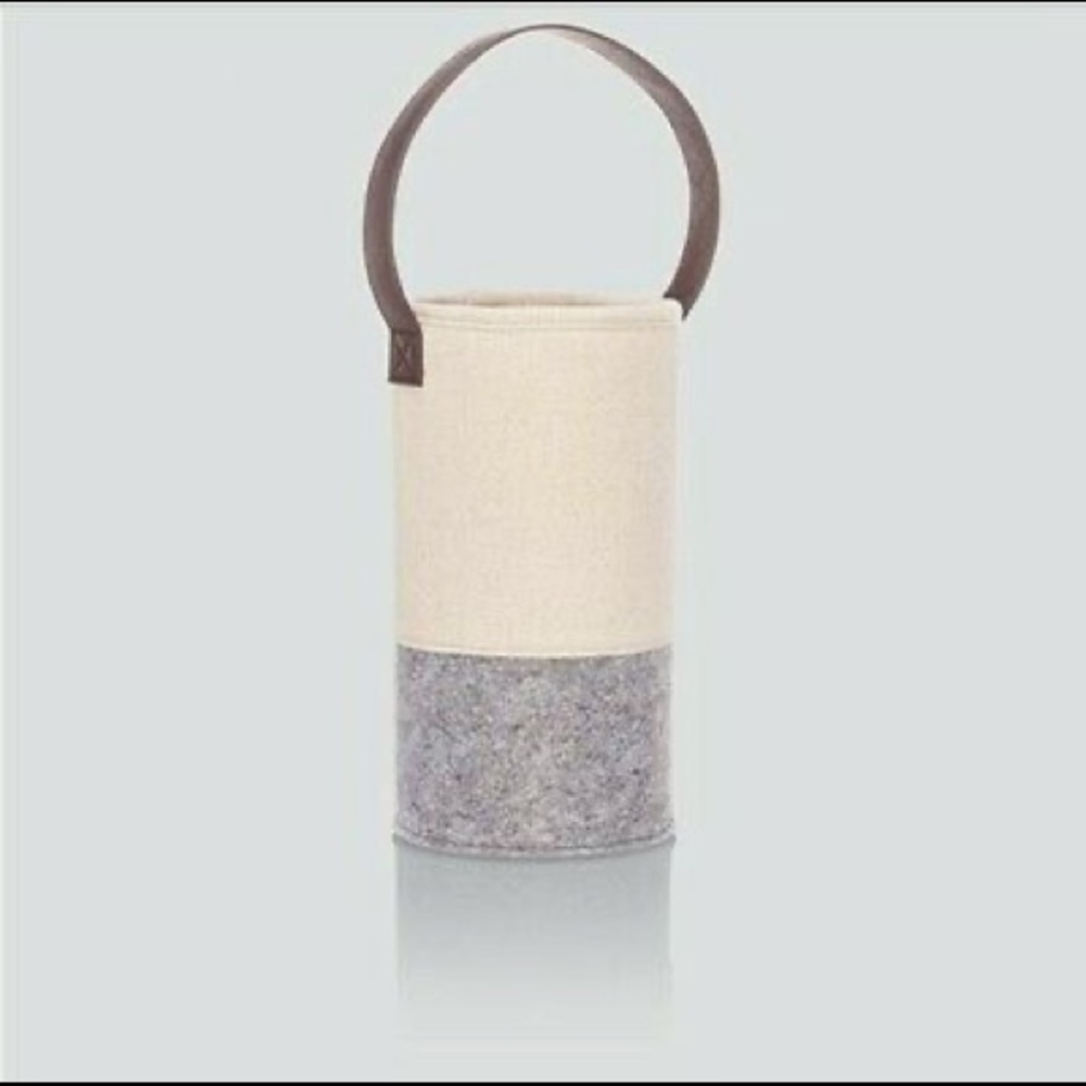 Thirty One Brand Wine & Gift Bag